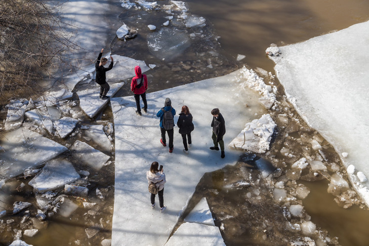 Инструктаж проведут в школах Новосибирска после гибели подростков на озере