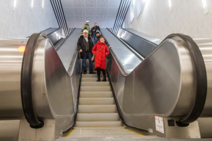 Скандал с эскалаторами на станции метро «Спортивная» прокомментировал мэр Новосибирска