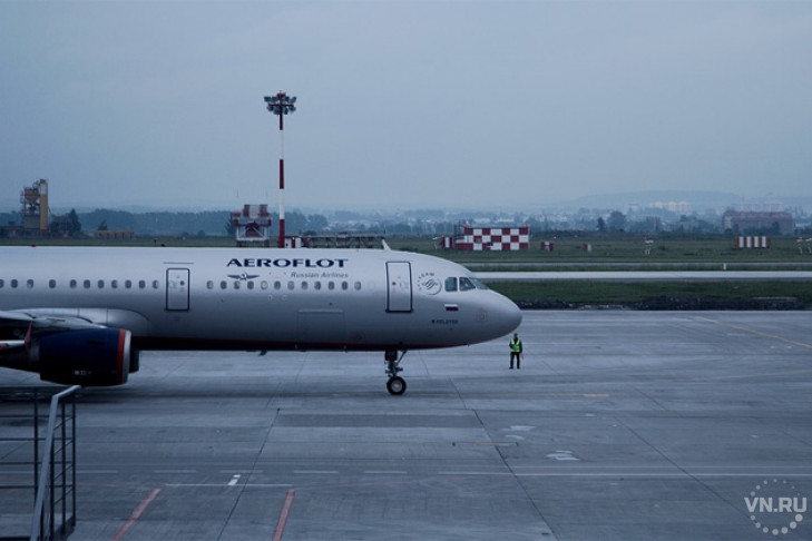 Boeing со 149 пассажирами экстренно сел в Толмачево