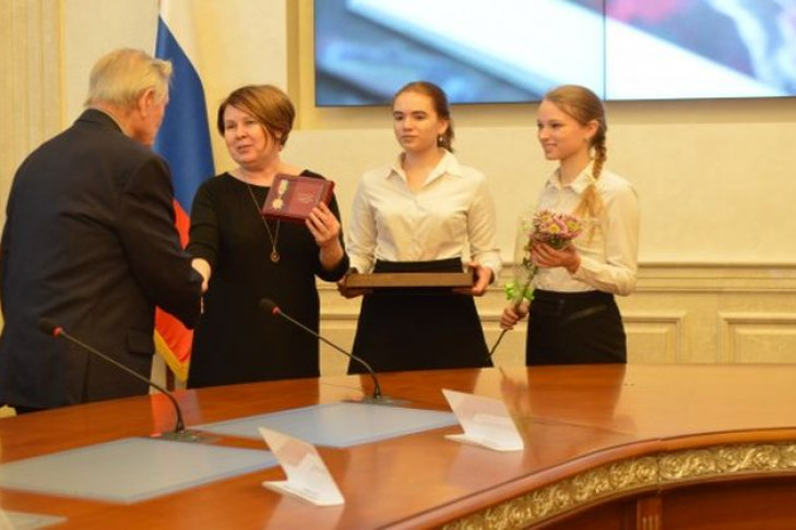 «За общественное служение» награждены 16 жителей Новосибирской области