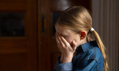 Пинали и домогались: подростки напали на 11-летнюю девочку в Новосибирске