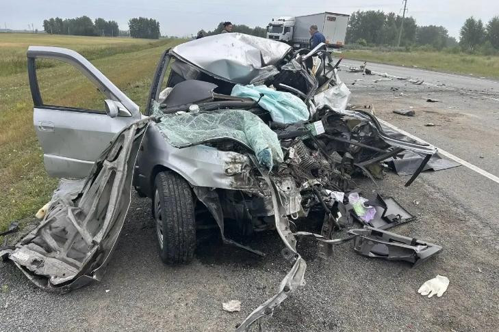 Смертельный сон за рулем: Camry столкнулась с грузовиком на Северном обходе