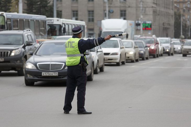 Инспекторы ГИБДД получили новые полномочия с 1 июня