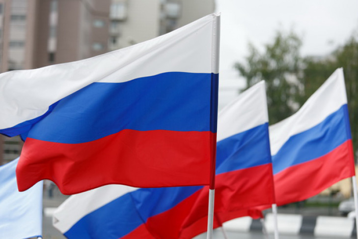 Юбилей Государственного флага РФ отметят патриотическим автопробегом