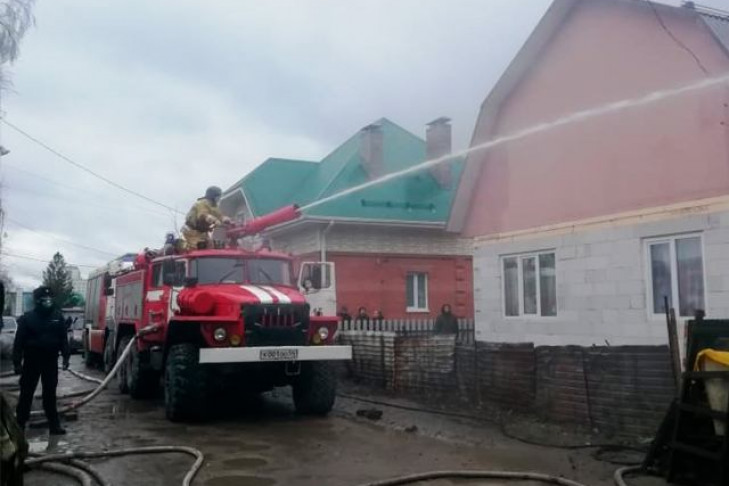 Крупный пожар на улице Порт-Артурской в Новосибирске ликвидирован  