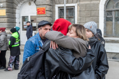 Проводи нас до ворот, товарищ старшина: еще 14 срочников уехали из Новосибирска