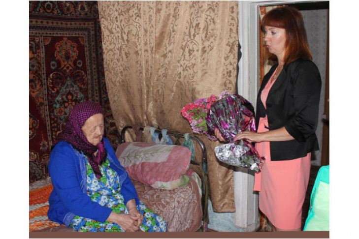 Владимир Путин поздравил 100-летнюю жительницу Куйбышева