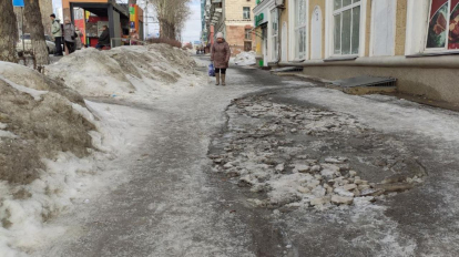 Синоптики предупреждают новосибирцев о гололедице 1 января