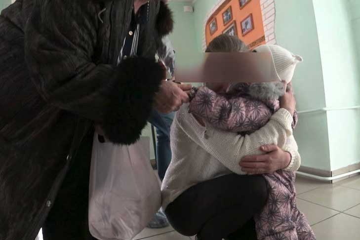 Блогер помог трем детям вернуться из приюта домой в Новосибирске