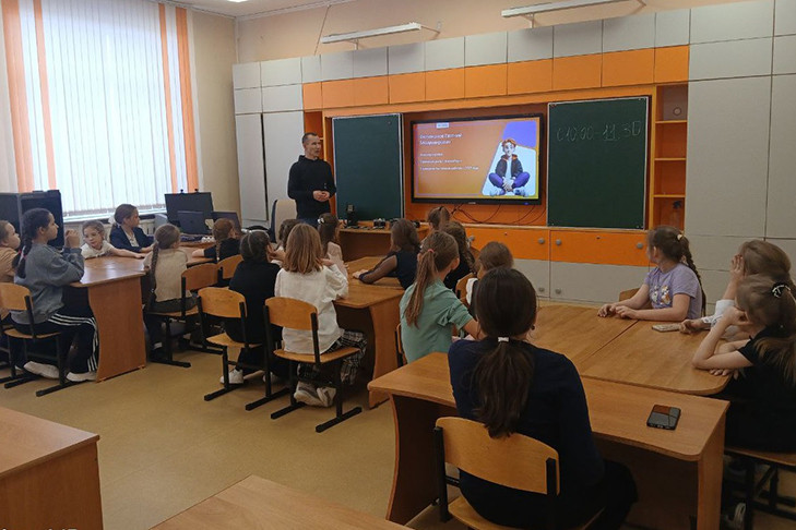 Безопасный цифровой мир: «Ростелеком» научил киберграмотности школьников села Болотное