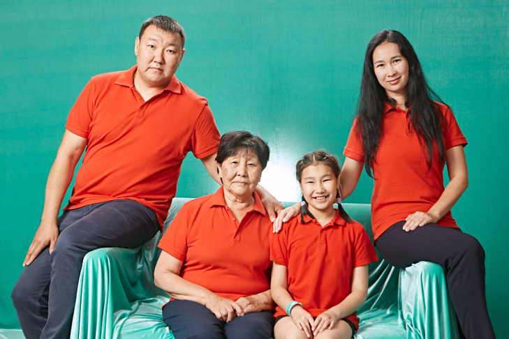 В Новосибирске семья Дампиловых купила дом на выигрыш в конкурсе