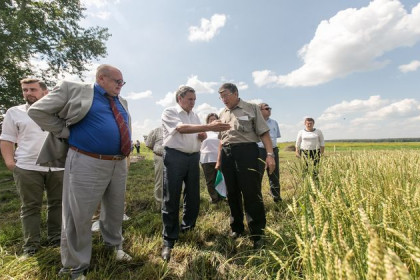 Аграрные достижения Украинки показали губернатору