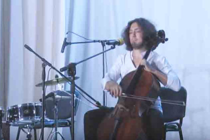Американский виолончелист дал концерт в Куйбышеве