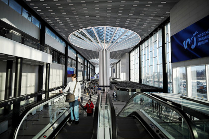 Новый терминал с парящей кровлей открыли в аэропорту Толмачево