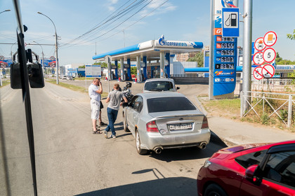 В Новосибирске начали продавать места в очереди на АЗС