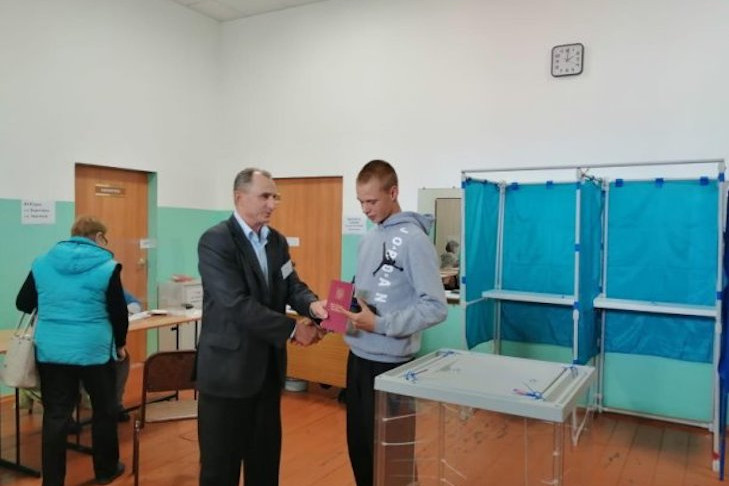 Первые выборы молодых избирателей прошли на пяти избирательных участках Новосибирской области