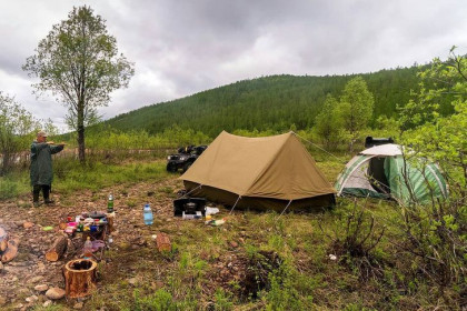 Палатку с мертвыми охотниками обнаружили в Новосибирской области