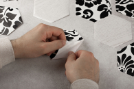 Наклейки на стену: задачи, материалы и особенности применения