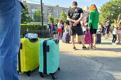 Жители Новосибирска готовы потратить на сборы ребенка в лагерь около 13 000 рублей