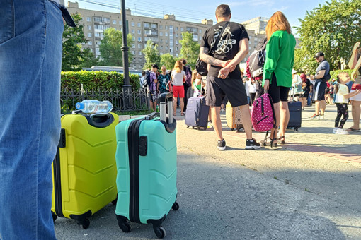 Жители Новосибирска готовы потратить на сборы ребенка в лагерь около 13 000 рублей