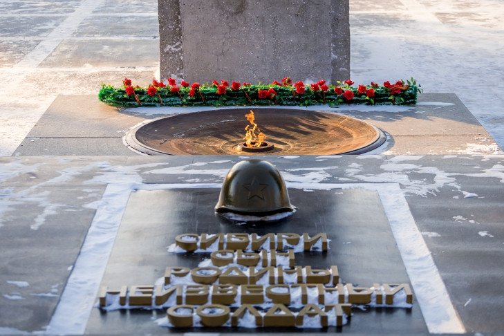 К Монументу Славы возложат цветы в День Неизвестного Солдата в Новосибирске