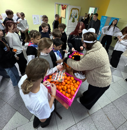 Пятерки на мандарины меняли в Северной средней школе