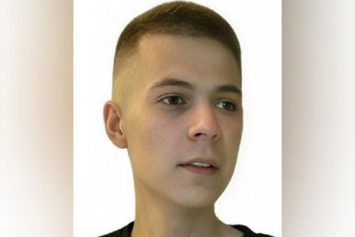 Восемнадцатилетнего парня в очках вторую неделю ищут в Новосибирске