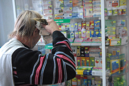 Без рецепта и лицензии: как торгуют лекарствами в пригородных аптеках