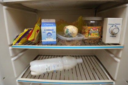 Холодильник вместе с продуктами украли у пенсионерки 