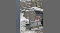 Крыша остановки в Новосибирске обрушилась из-за износа материала