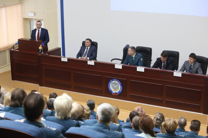 Андрей Травников: «Необходимо укреплять доходную базу регионального и муниципальных бюджетов»