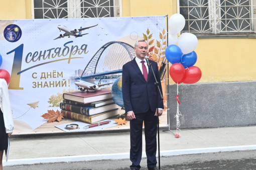 Андрей Травников рассказал о решении кадрового вопроса в школах региона