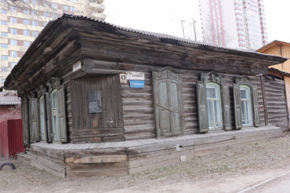 Впечатать дом Янки Дягилевой в жилую многоэтажку предложили новосибирцы