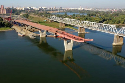 Центральный мост в Новосибирске почти на треть стал ближе к правому берегу Оби