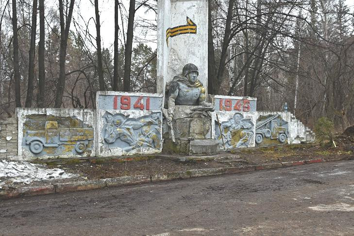 Заброшенный памятник воинам ВОВ восстановят под Новосибирском