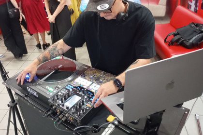 В Новосибирске МВД ищет обидчика Арсения Бородина из «Фабрики звезд»