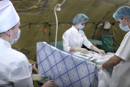 Бойцов, раненых в Сирии, оперировали врачи и медсестры из Новосибирска