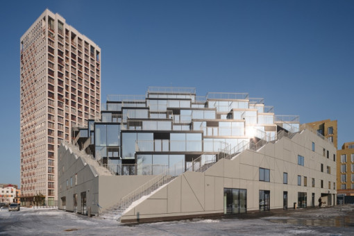 Парковку «Скала» в Новосибирске наградили золотой медалью академии архитектуры