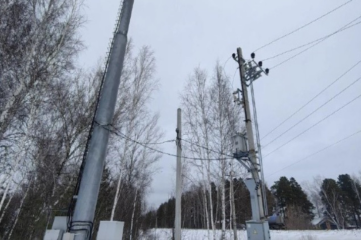 Восемь подростков арестованы за поджог вышек сотовой связи в Новосибирске