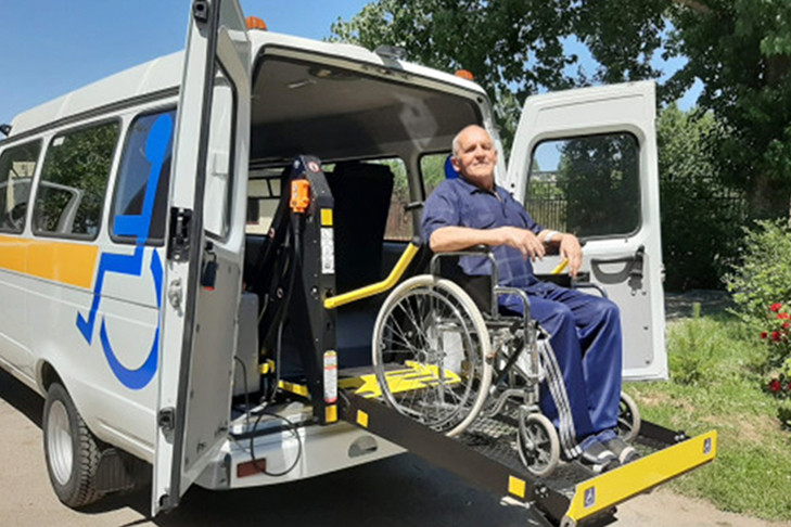 Социальное такси для людей с инвалидностью заработало в Новосибирской области