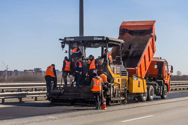«Черный список» дорожных подрядчиков поручил обнародовать Андрей Травников