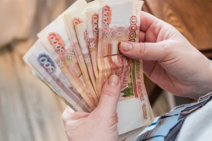В Новосибирске спецназ задержал директрису детдома за схему с зарплатами
