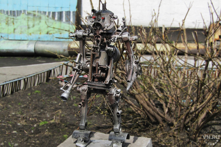 Робот-гуманоид появился в новосибирской колонии №8