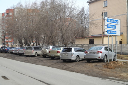 В Новосибирске фиксируют тысячи нарушений парковки комплексом «ПаркНет»