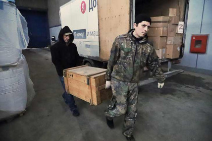 Мобильные бани, 100 кг меда и лекарства отправили из Новосибирска в зону СВО