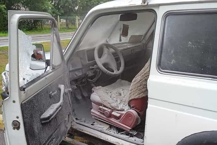 В Новосибирске пустой автомобиль «Нива» поехал и загорелся