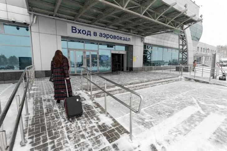 Толмачево отменил рейсы на юг России до 2 марта