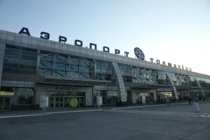 Проверку в аэропорту Толмачево проводит транспортная прокуратура