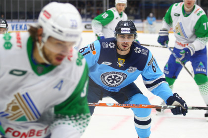 ХК «Сибирь» обыграл последнюю команду «Востока», проигрывая 0:2