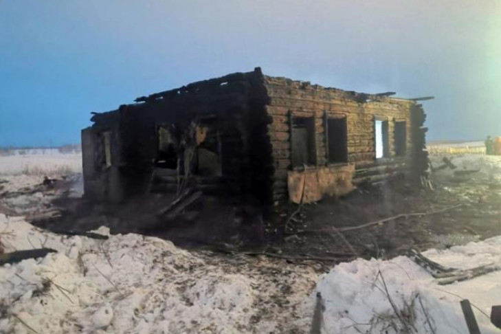 Трое мужчин сгорели в селе Шарчино из-за курения